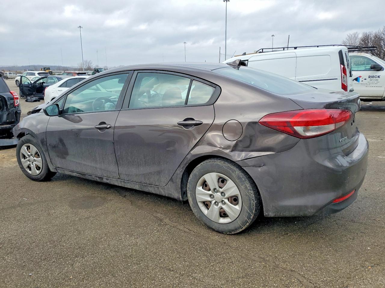 2018 KIA FORTE LX photo 2