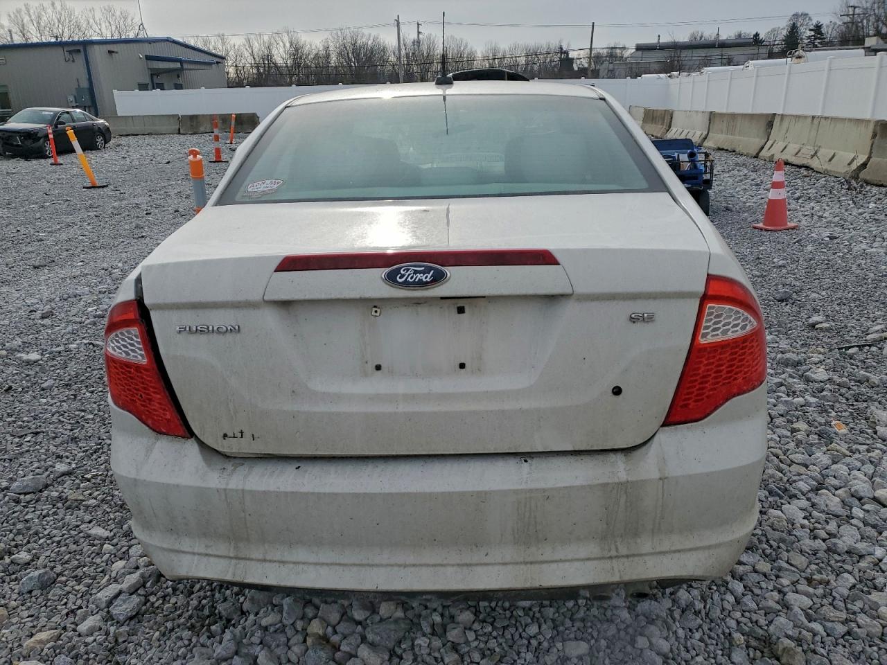 2012 FORD FUSION SE photo 6