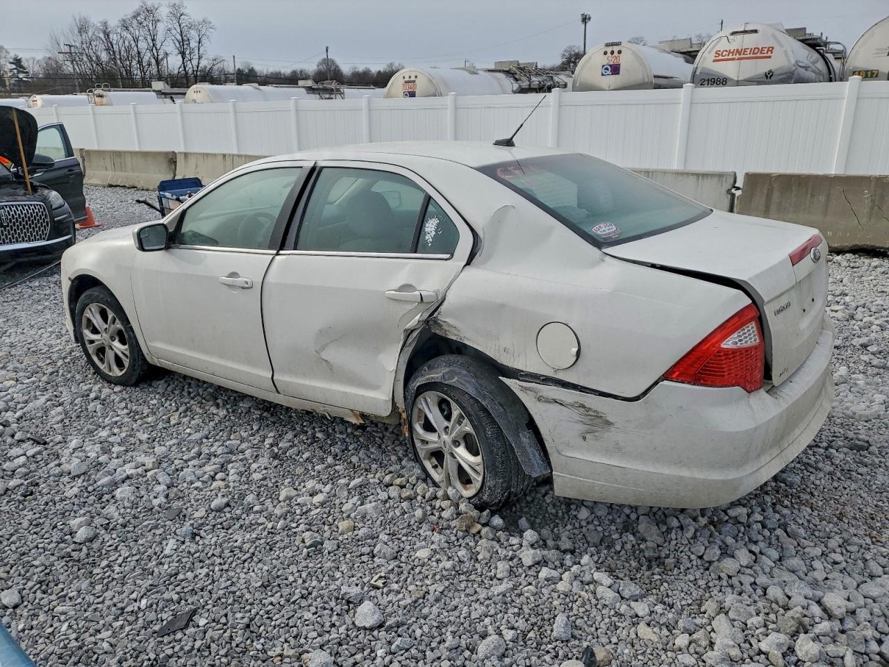 2012 FORD FUSION SE photo 2