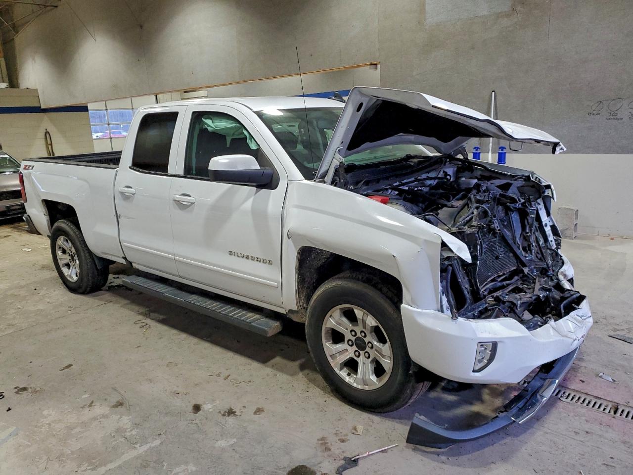 2016 CHEVROLET SILVERADO K1500 LT photo 4