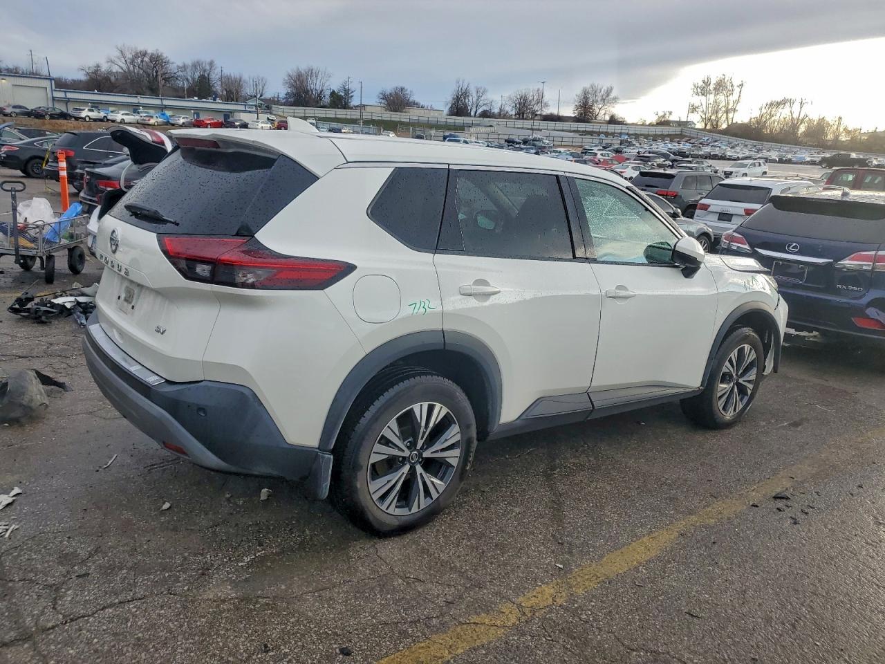 2021 NISSAN ROGUE SV photo 3