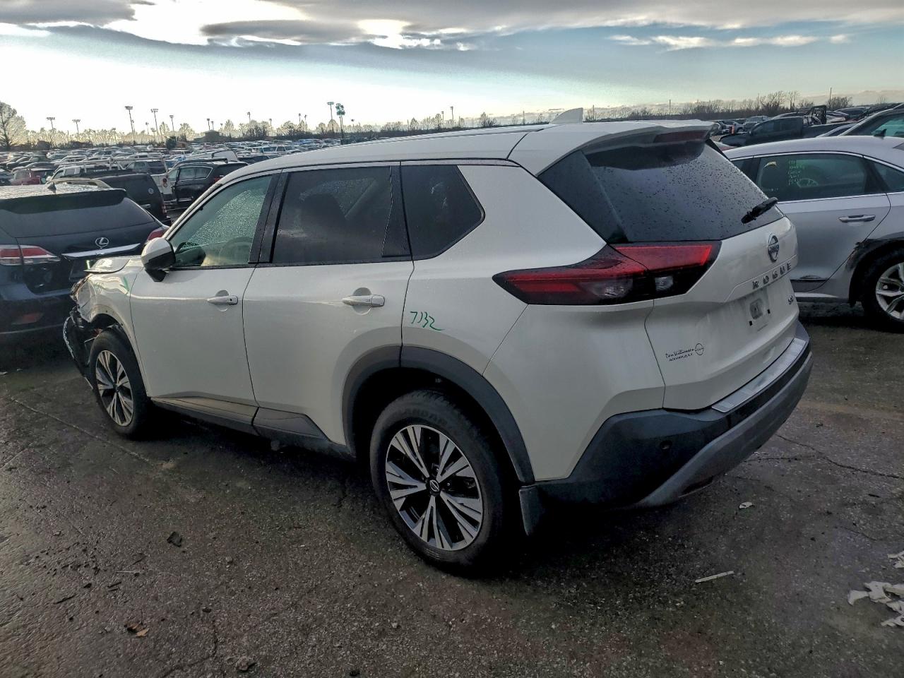 2021 NISSAN ROGUE SV photo 2