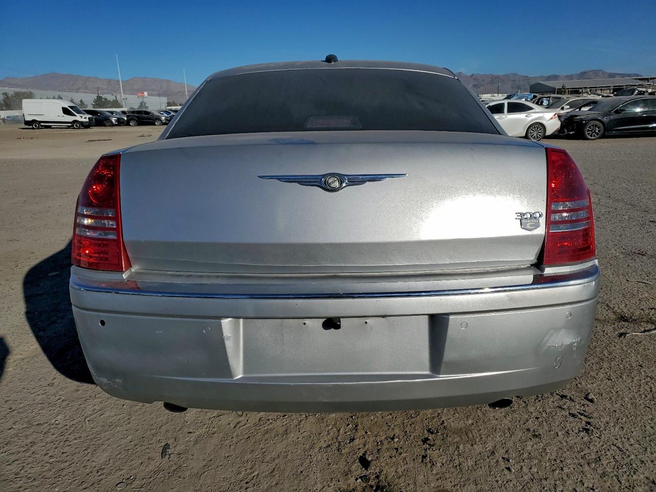 2005 CHRYSLER 300C photo 6