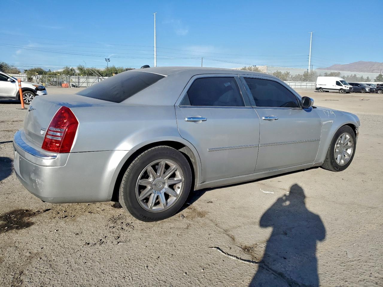 2005 CHRYSLER 300C photo 3