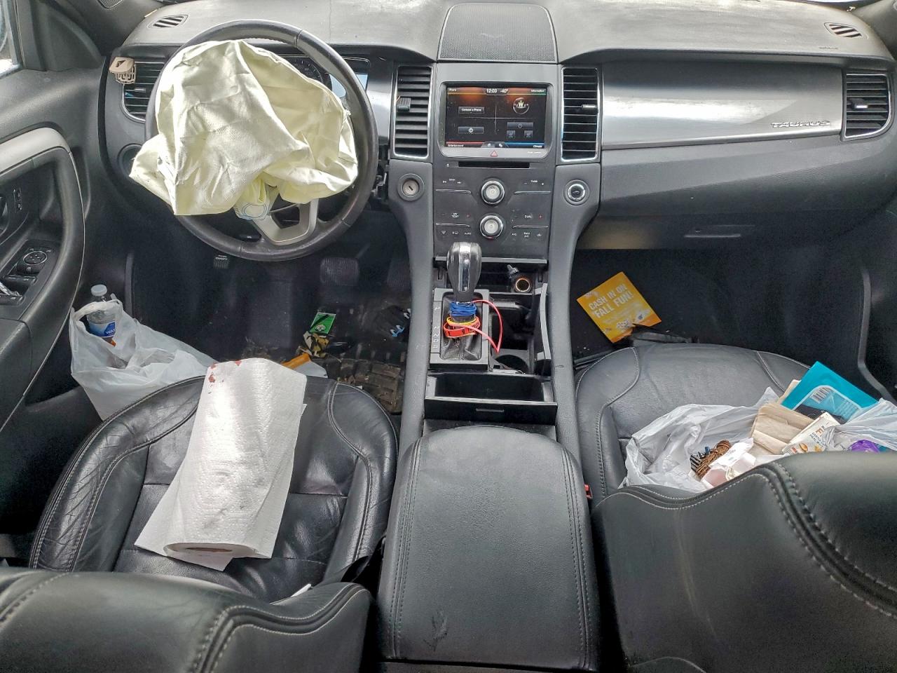 2014 FORD TAURUS SEL photo 8