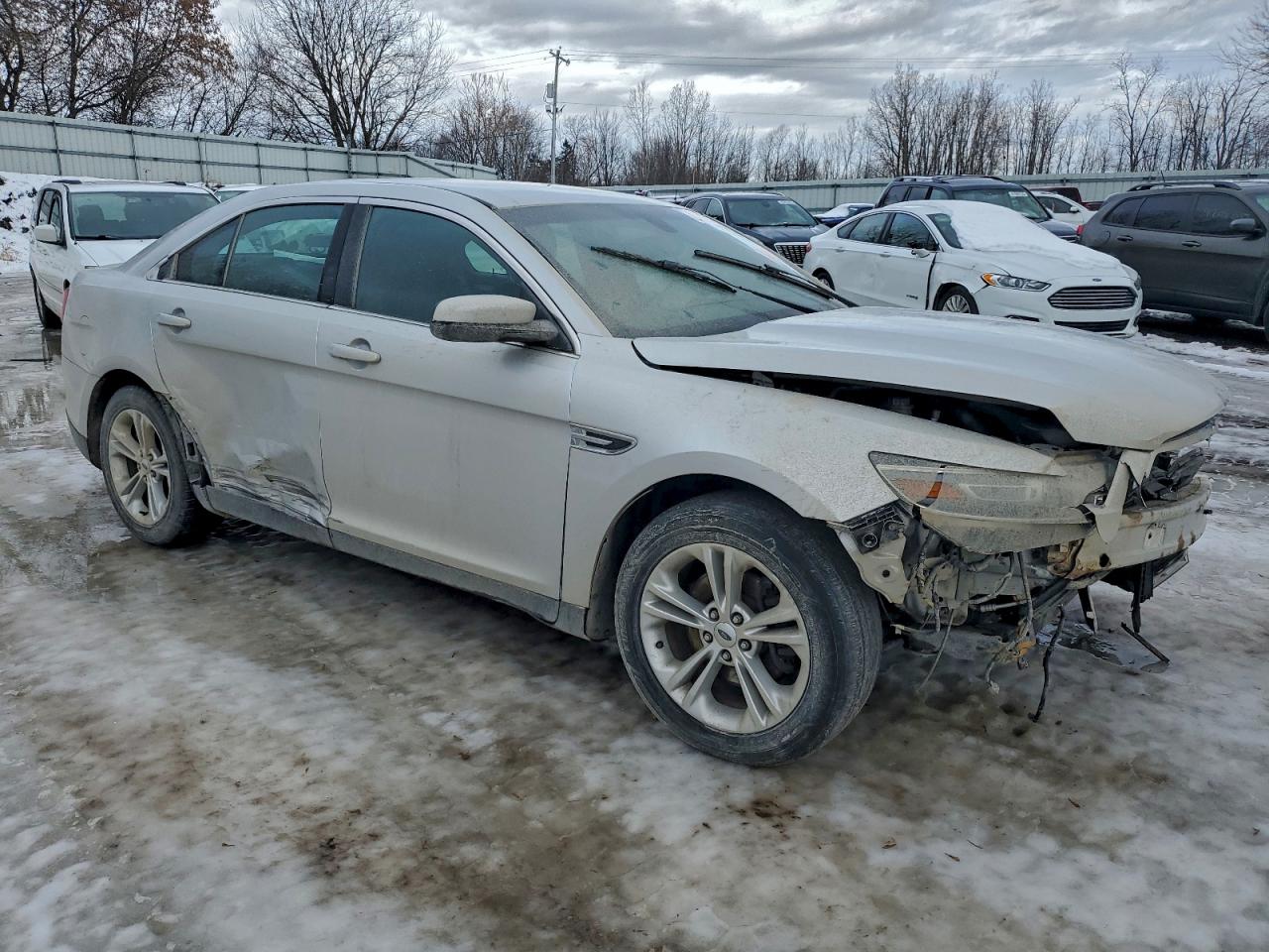 2014 FORD TAURUS SEL photo 4