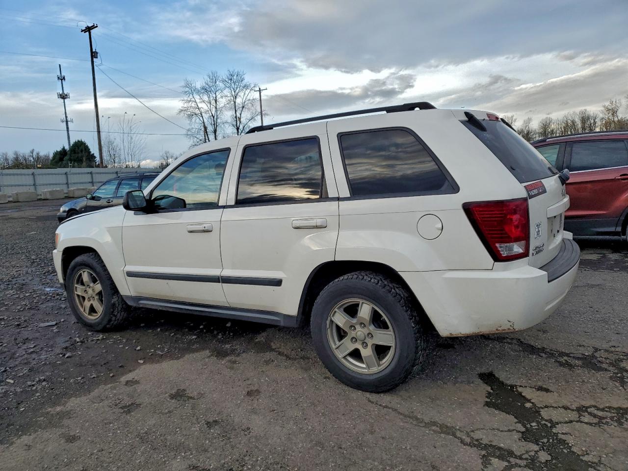 2007 JEEP GRAND CHEROKEE LAREDO photo 2