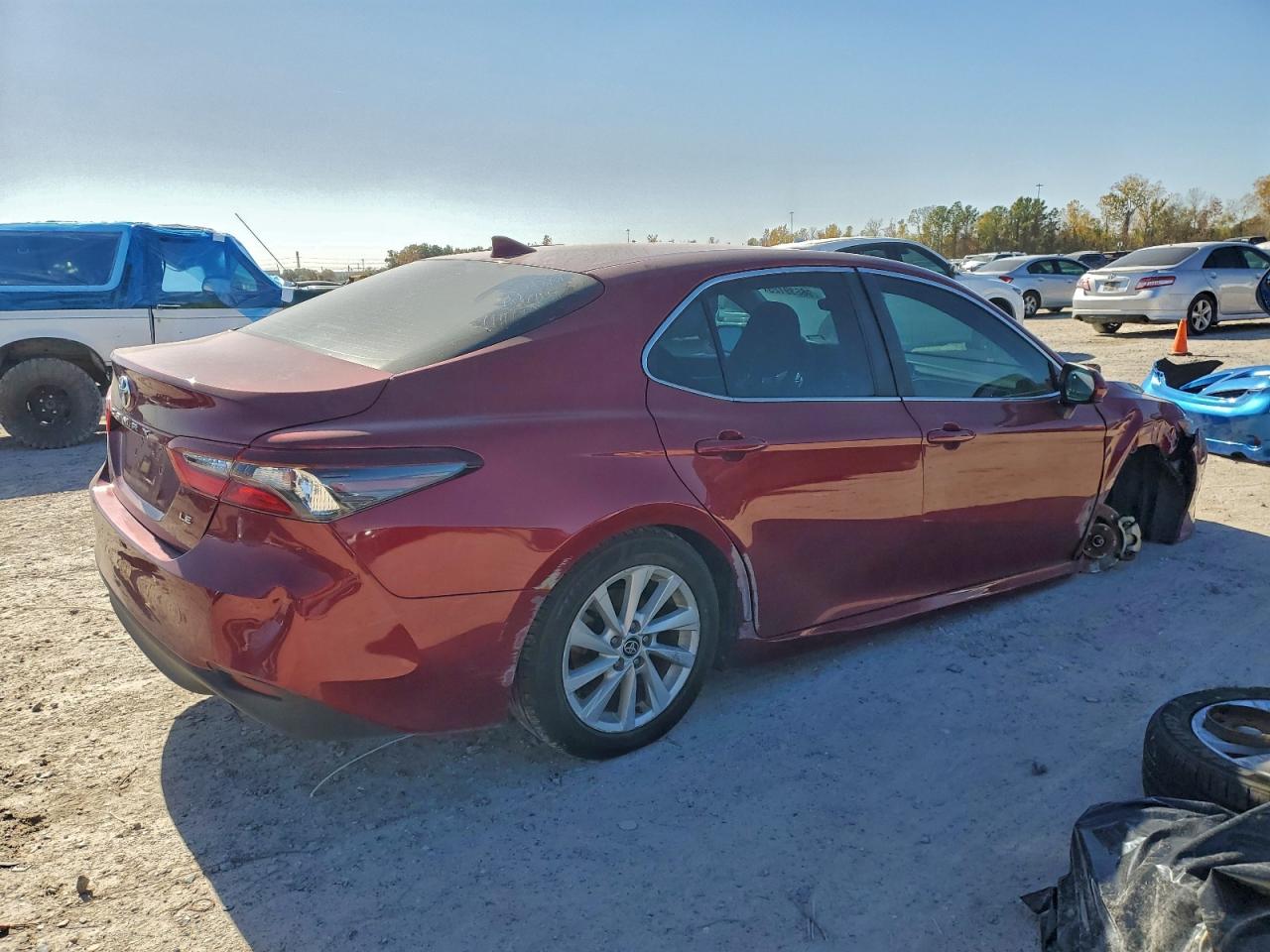 2021 TOYOTA CAMRY LE photo 5
