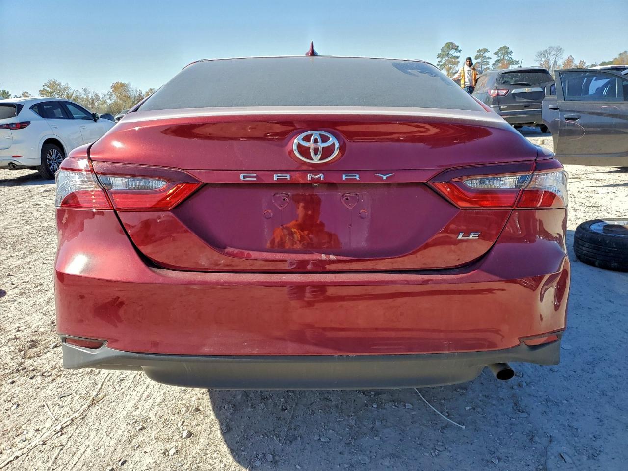 2021 TOYOTA CAMRY LE photo 11