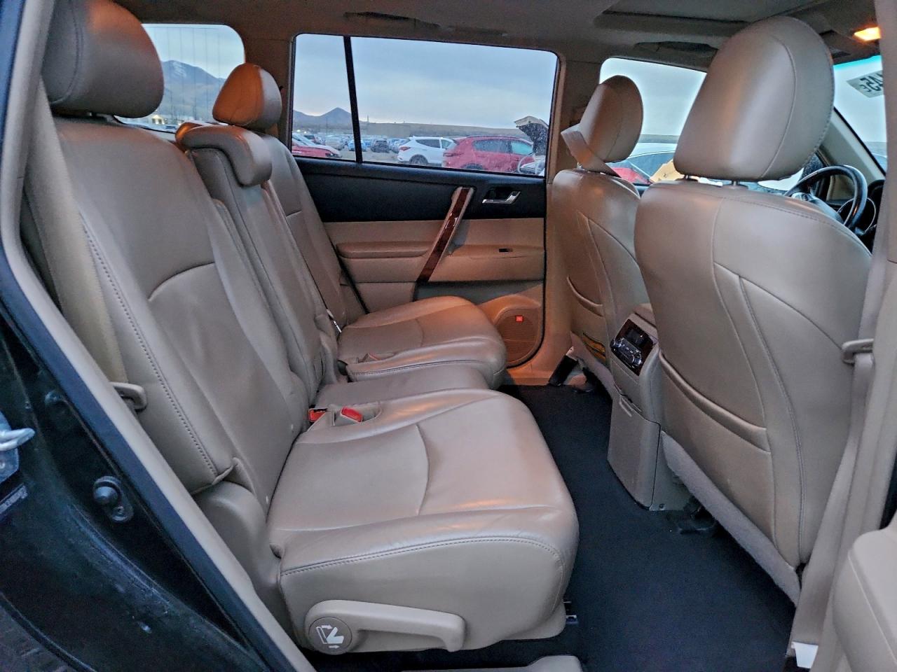 2011 TOYOTA HIGHLANDER LIMITED photo 10