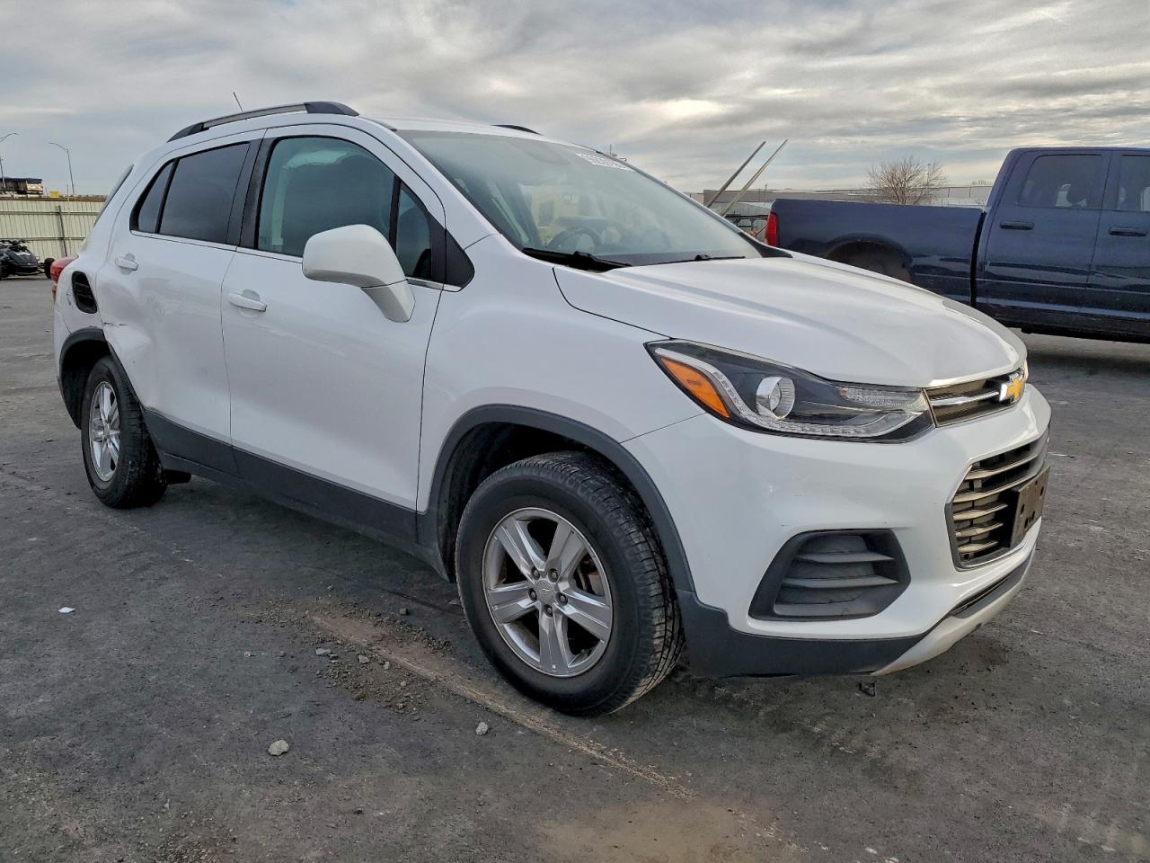 2018 CHEVROLET TRAX 1LT photo 4