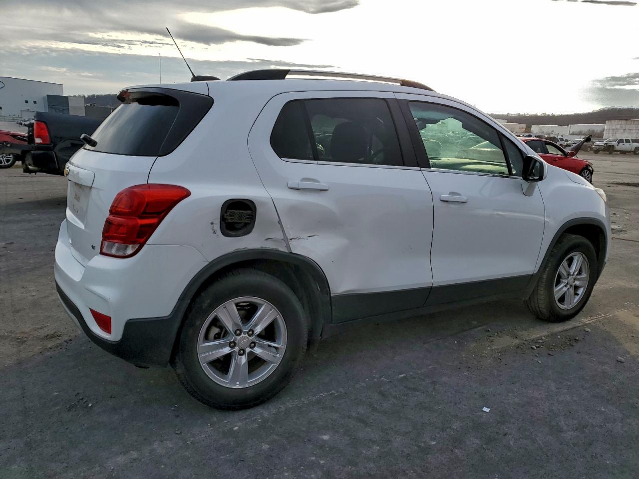 2018 CHEVROLET TRAX 1LT photo 3