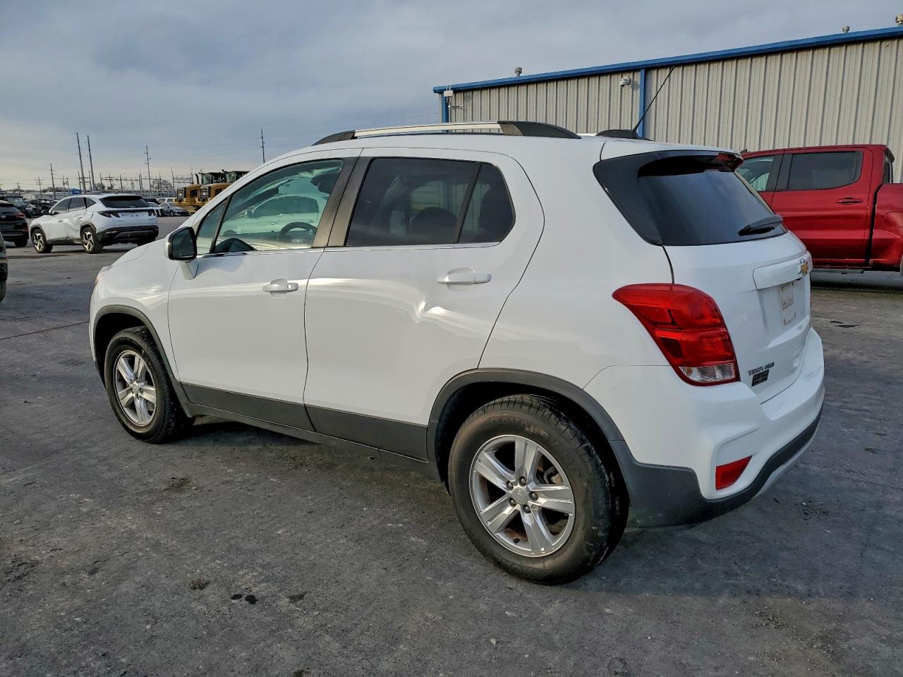 2018 CHEVROLET TRAX 1LT photo 2