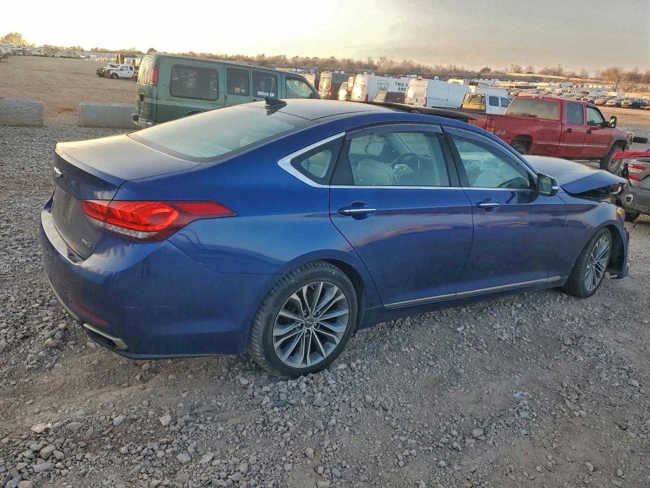 2015 HYUNDAI GENESIS 3.8L photo 3