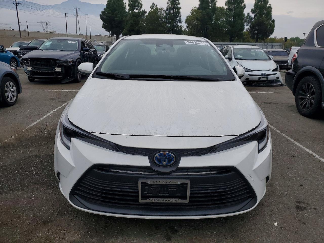 2025 TOYOTA COROLLA LE photo 5