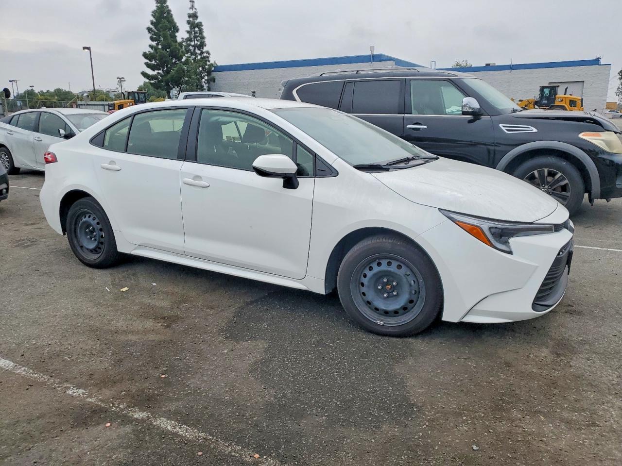 2025 TOYOTA COROLLA LE photo 4