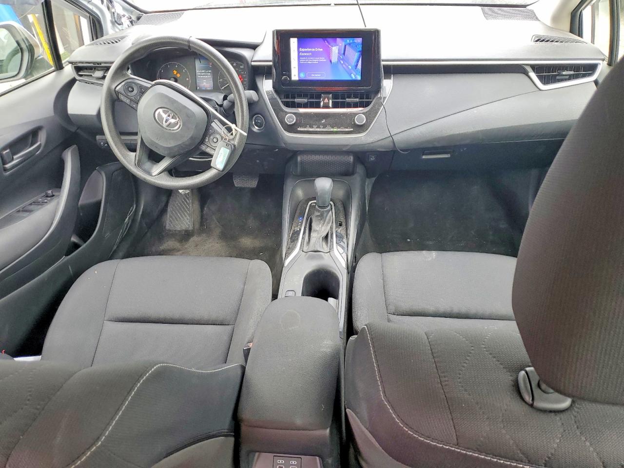 2025 TOYOTA COROLLA LE photo 8