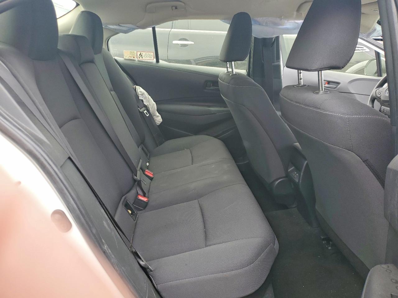 2025 TOYOTA COROLLA LE photo 10