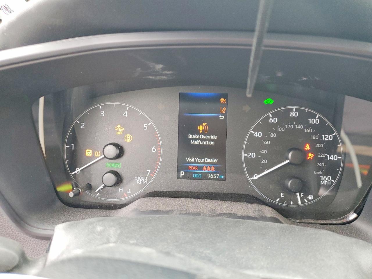 2025 TOYOTA COROLLA LE photo 9