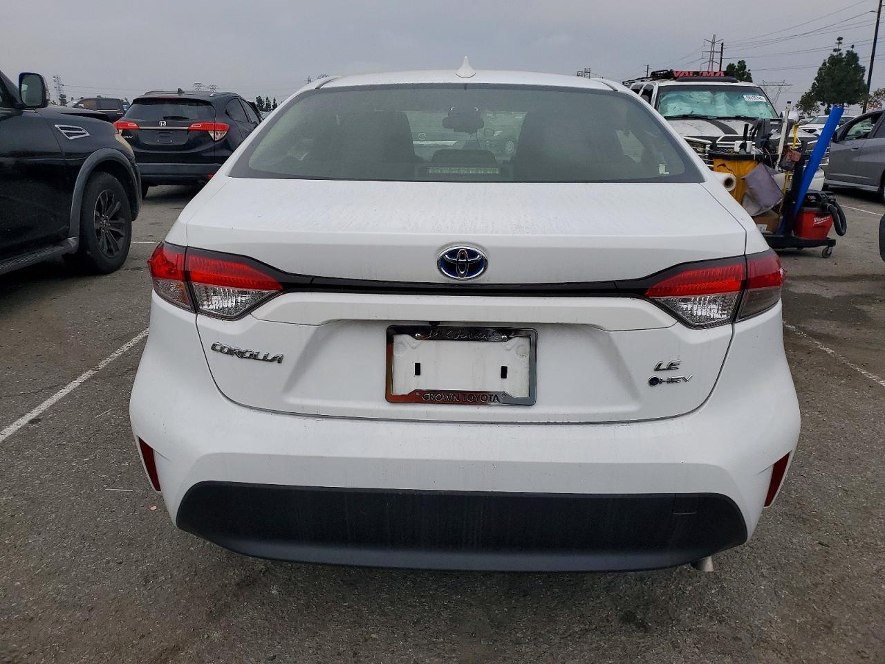 2025 TOYOTA COROLLA LE photo 6