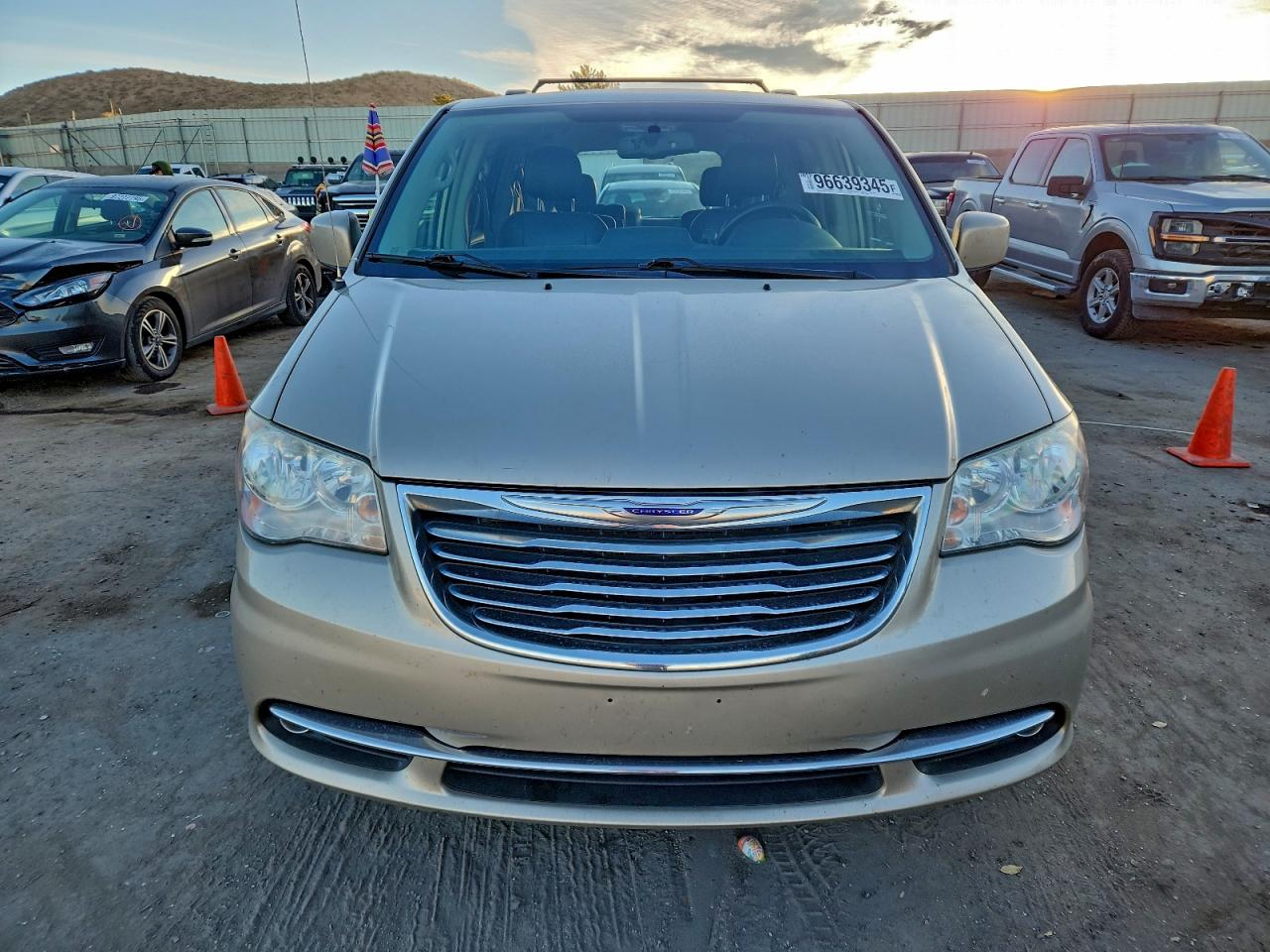 2013 CHRYSLER TOWN & COUNTRY TOURING photo 5