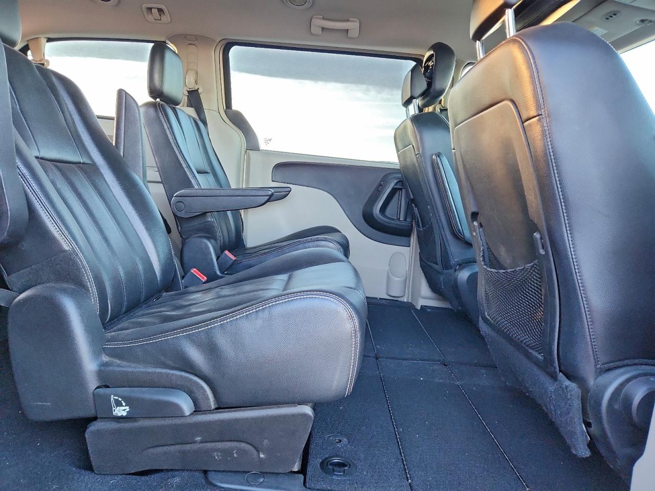 2013 CHRYSLER TOWN & COUNTRY TOURING photo 11