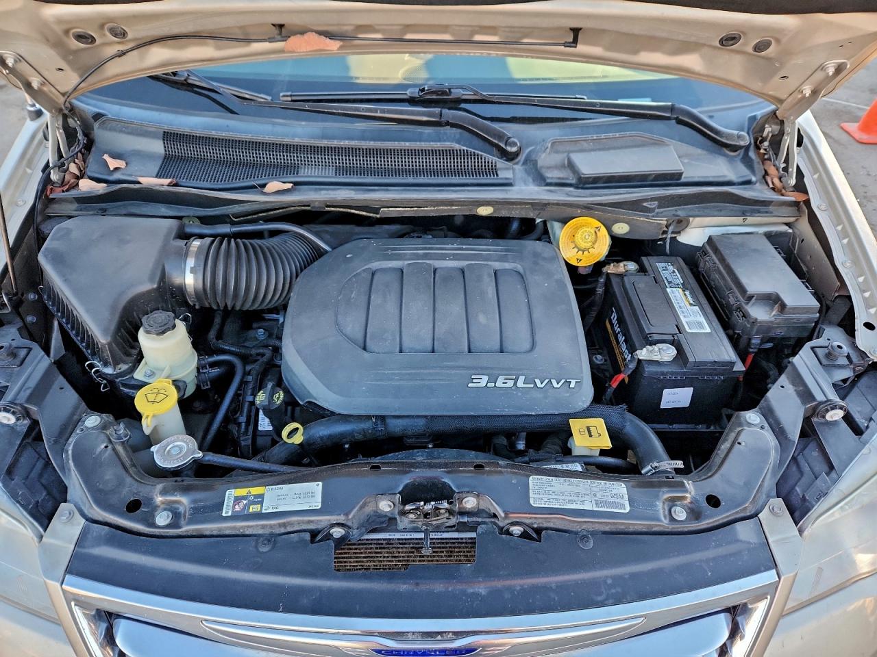 2013 CHRYSLER TOWN & COUNTRY TOURING photo 12