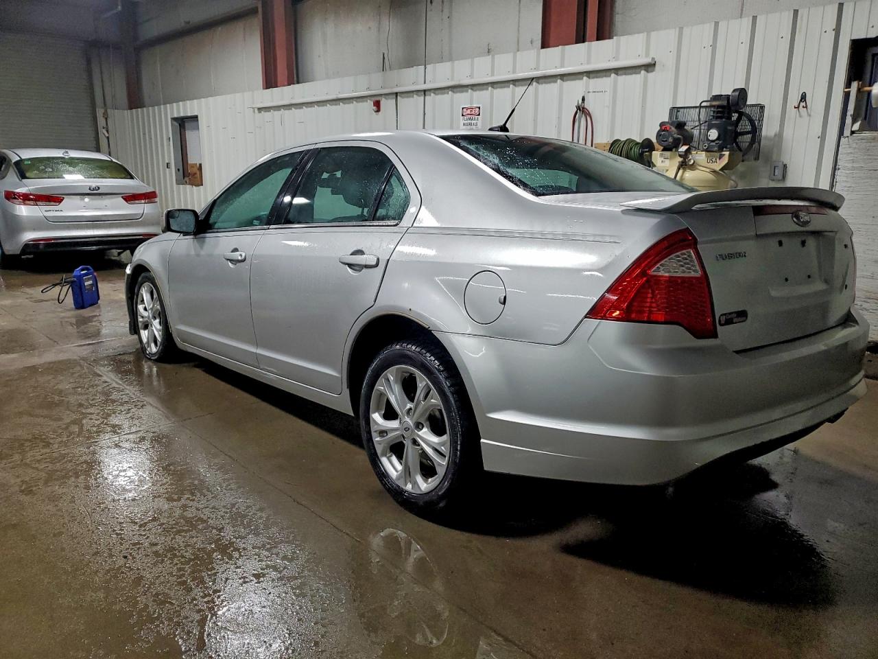 2012 FORD FUSION SE photo 2