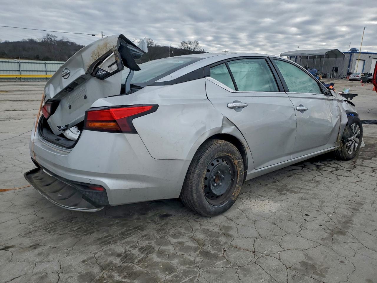 2024 NISSAN ALTIMA S photo 3