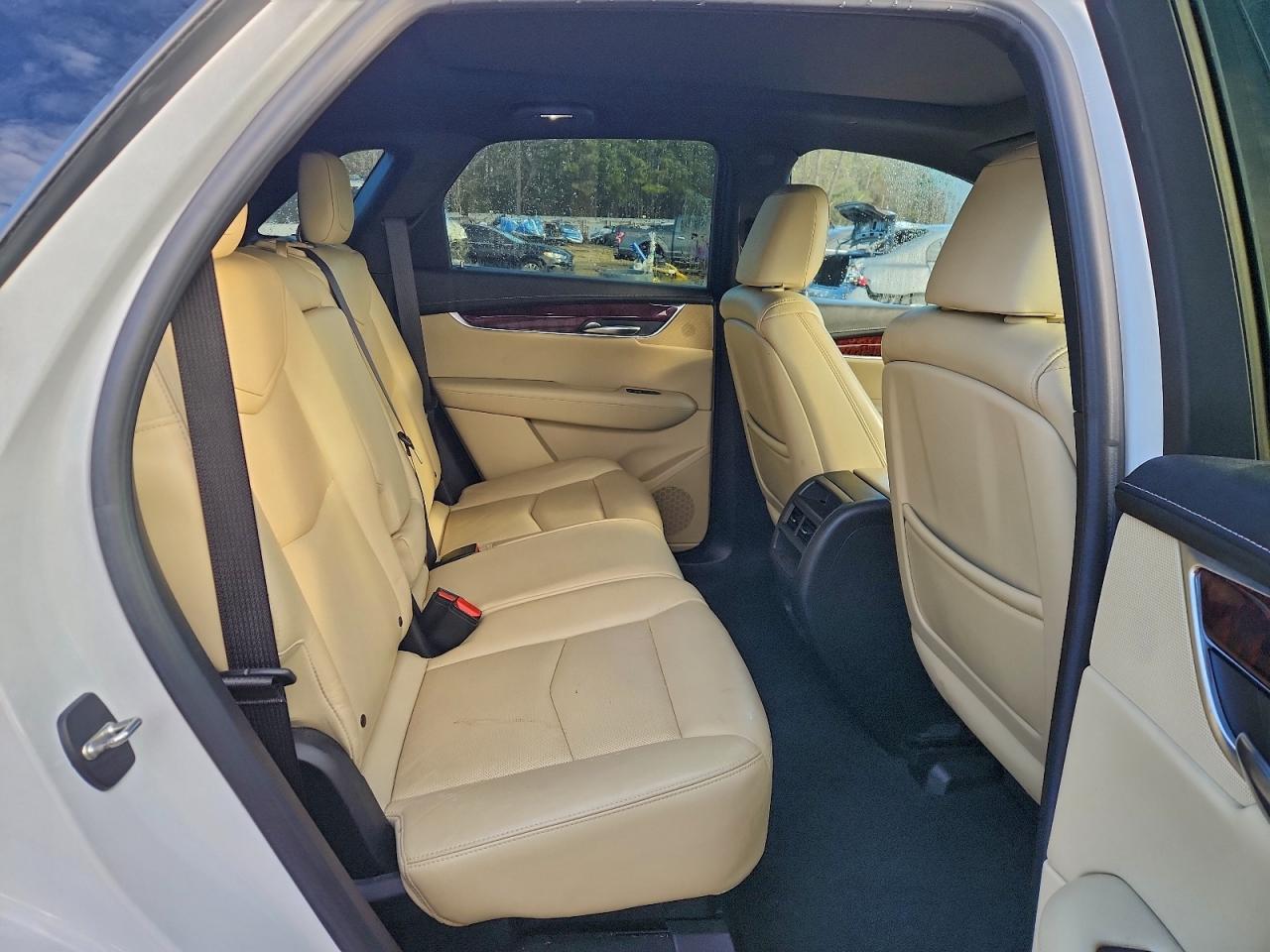 2017 CADILLAC XT5 LUXURY photo 11