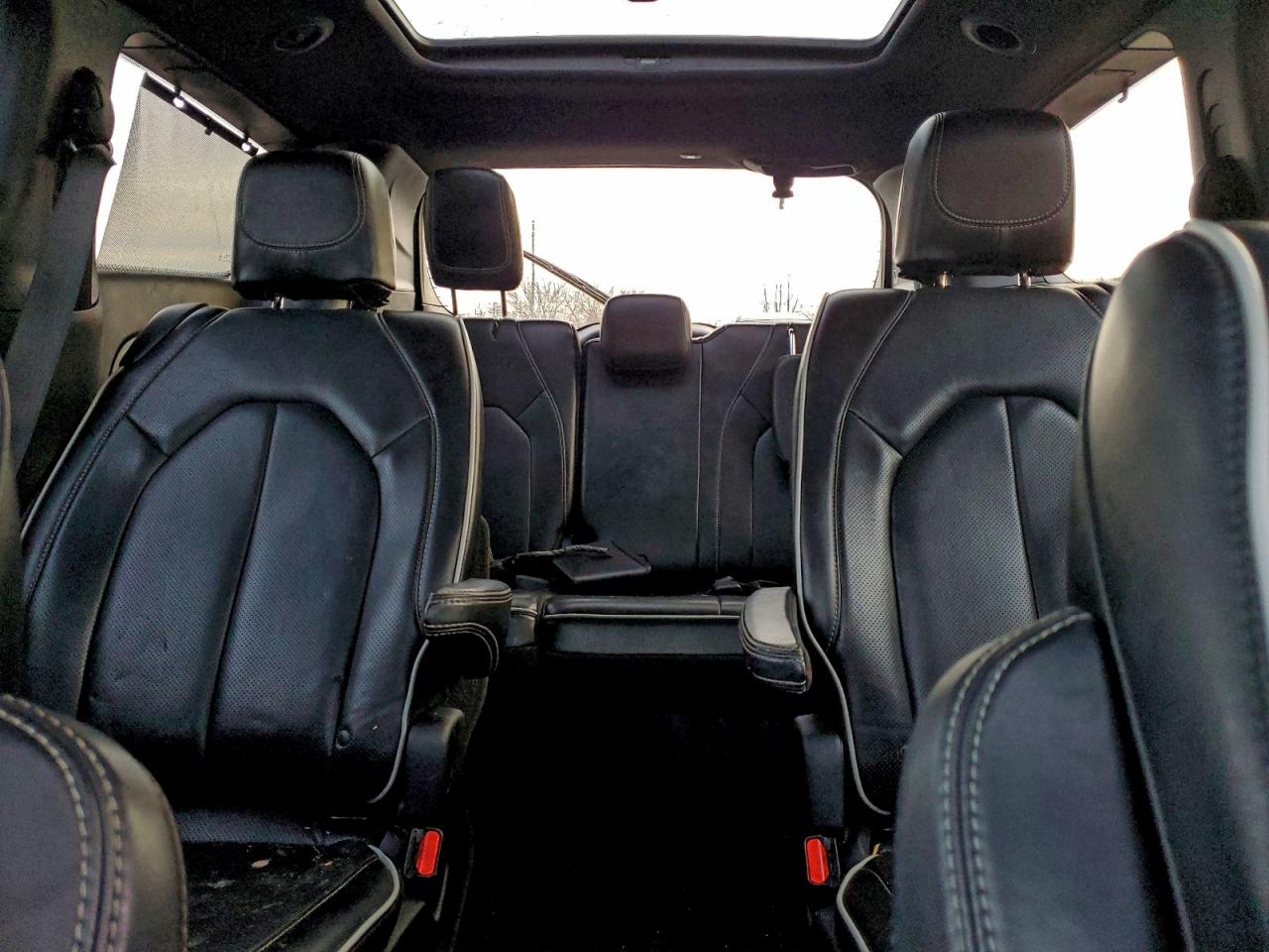 2019 CHRYSLER PACIFICA LIMITED photo 10