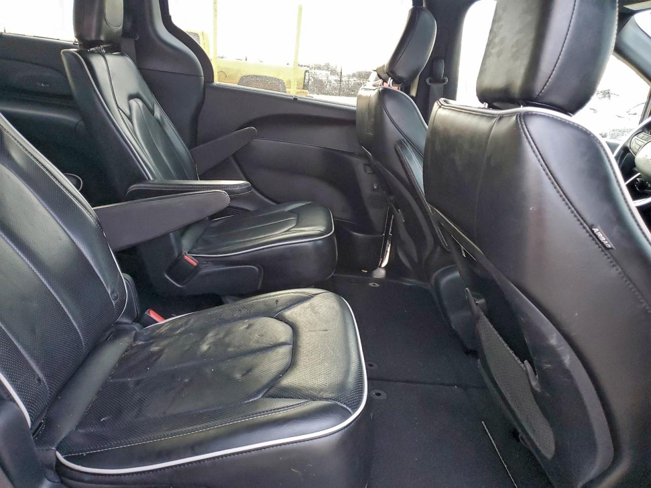 2019 CHRYSLER PACIFICA LIMITED photo 11
