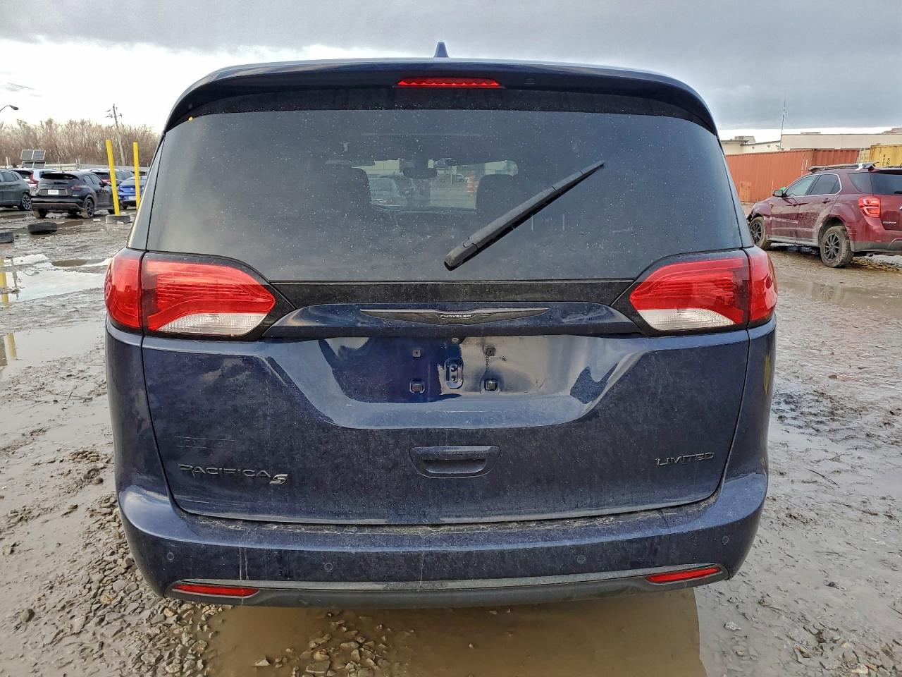 2019 CHRYSLER PACIFICA LIMITED photo 6