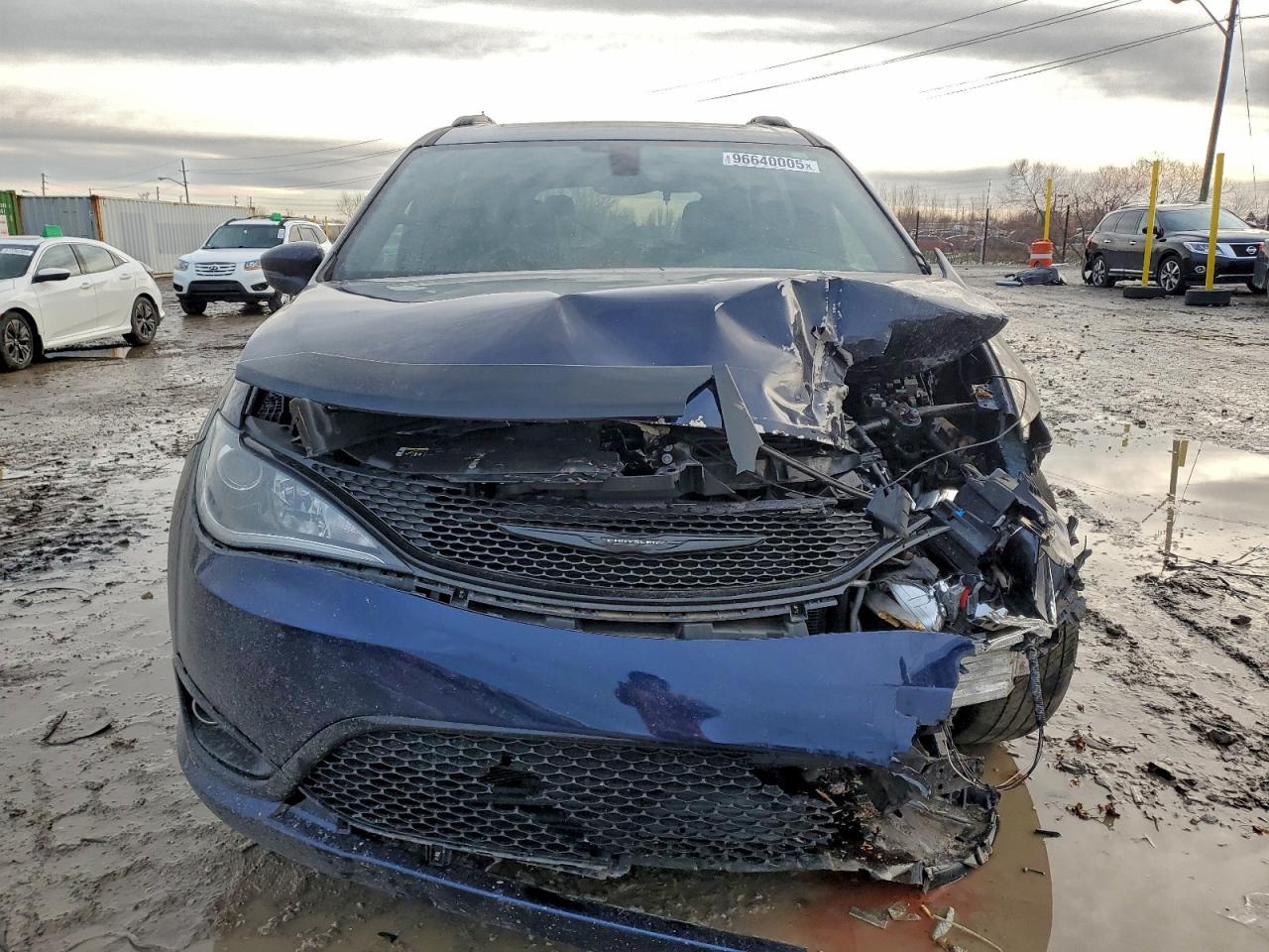 2019 CHRYSLER PACIFICA LIMITED photo 5