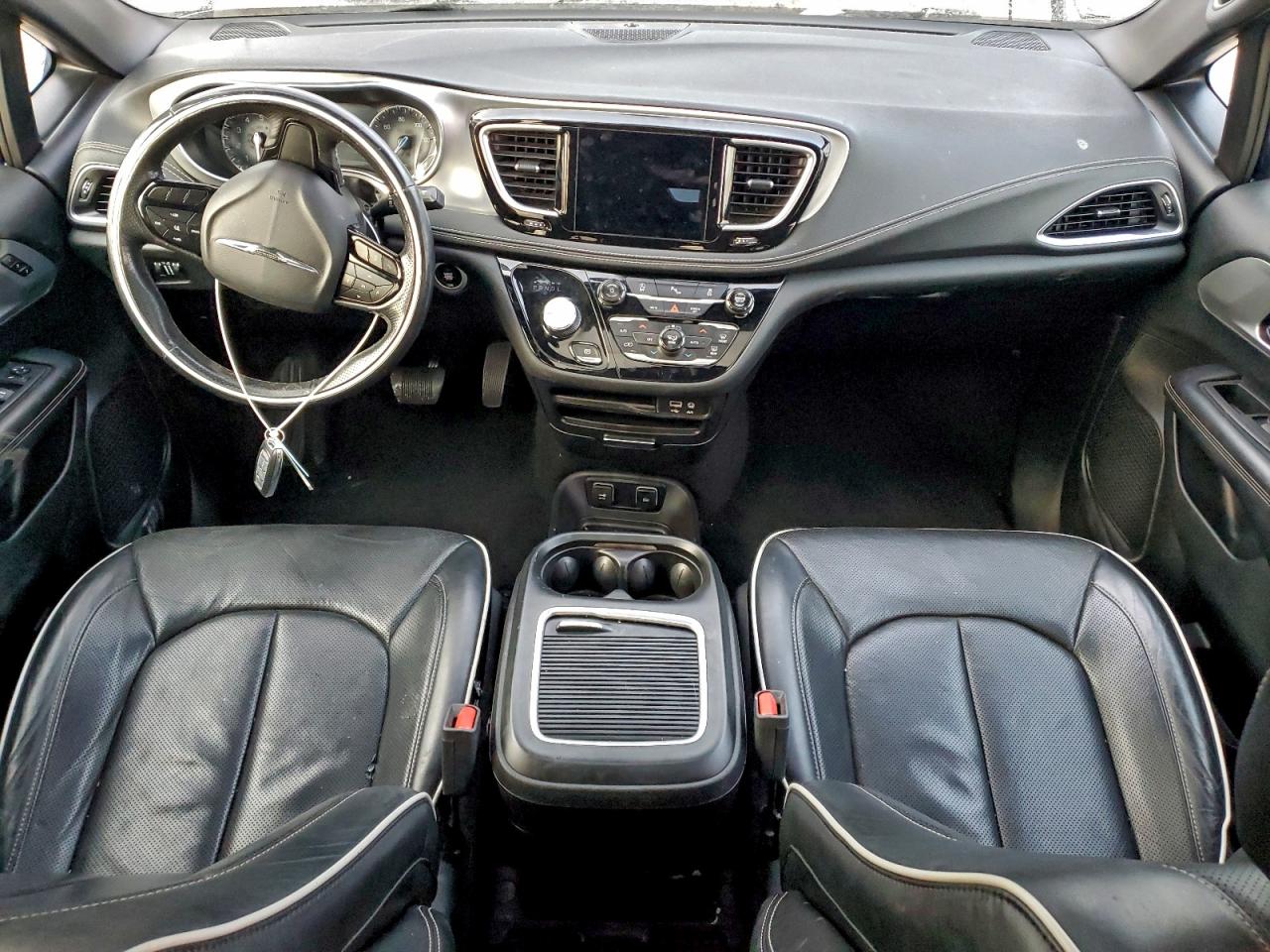 2019 CHRYSLER PACIFICA LIMITED photo 8