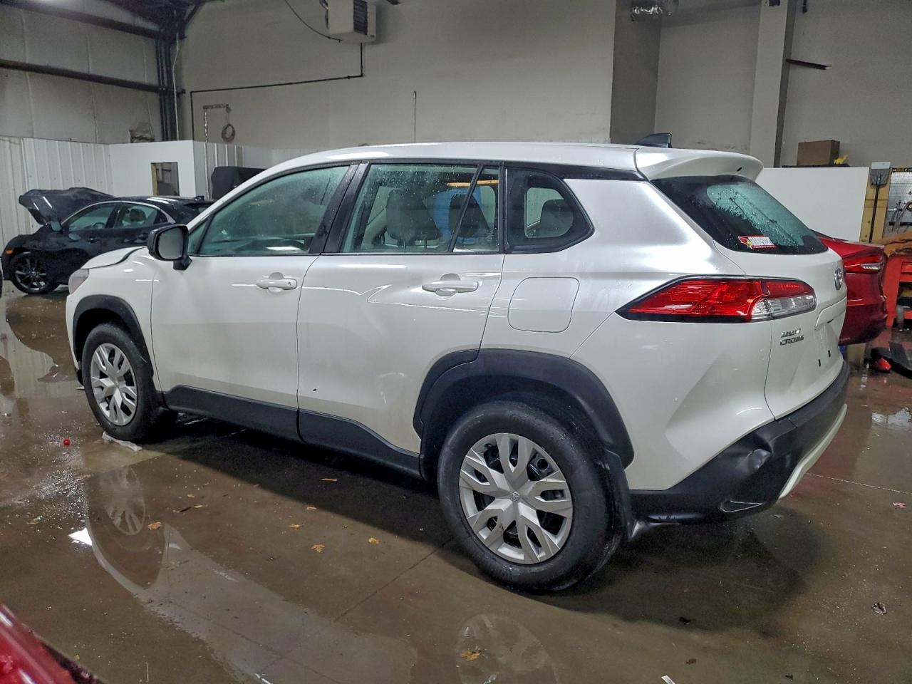 2023 TOYOTA COROLLA CROSS L photo 2