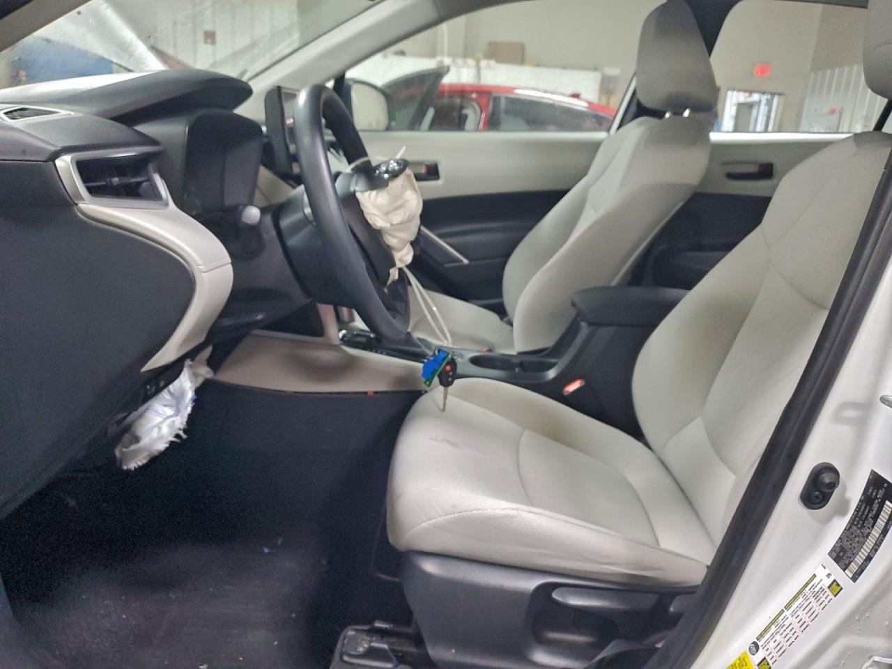 2023 TOYOTA COROLLA CROSS L photo 7