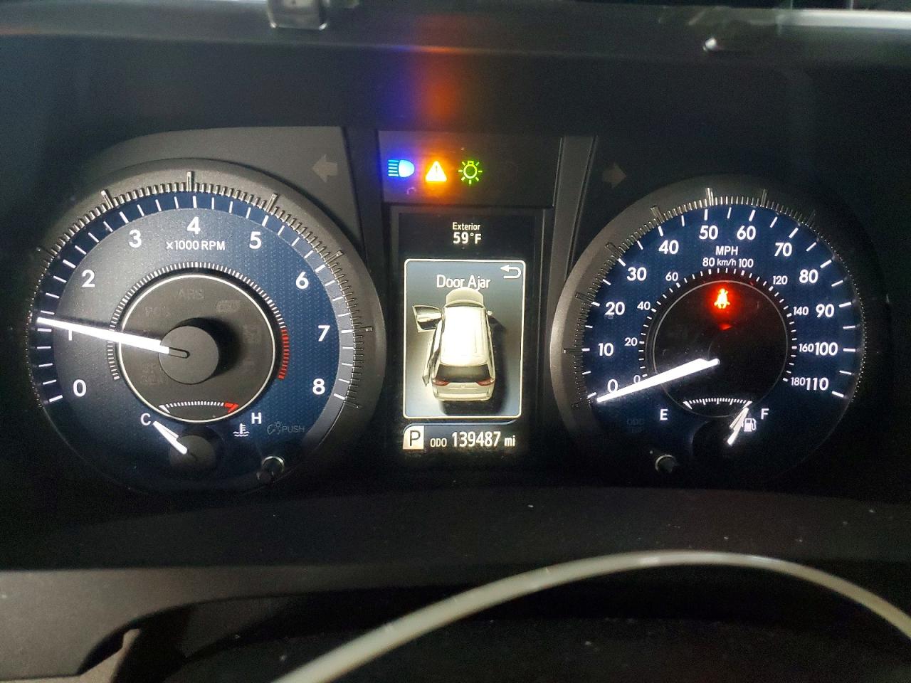2017 TOYOTA SIENNA XLE photo 9