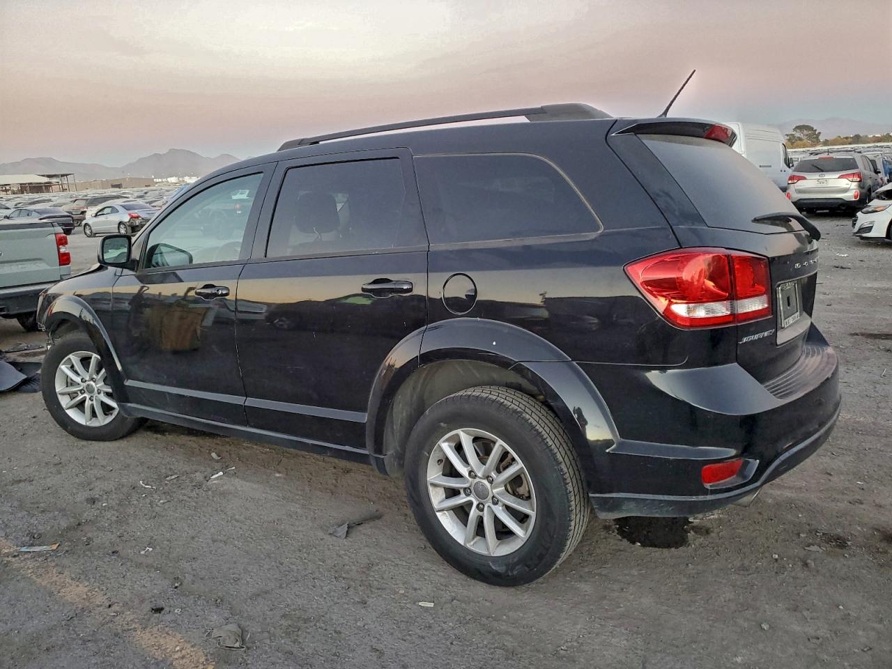 2015 DODGE JOURNEY SXT photo 2