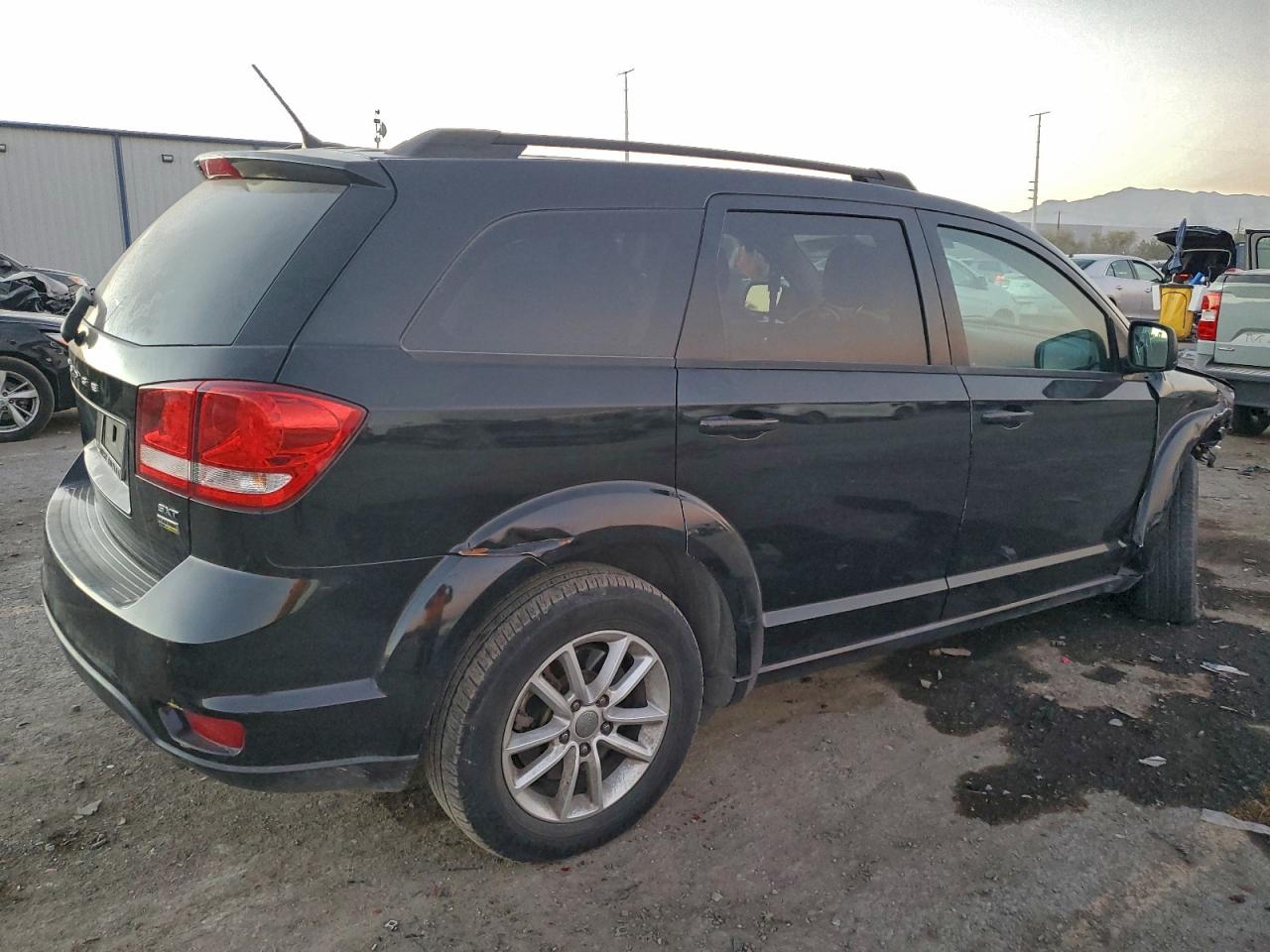 2015 DODGE JOURNEY SXT photo 3