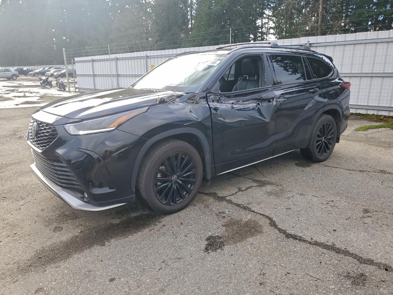 2024 TOYOTA HIGHLANDER LE — SIDE damage — photo 1