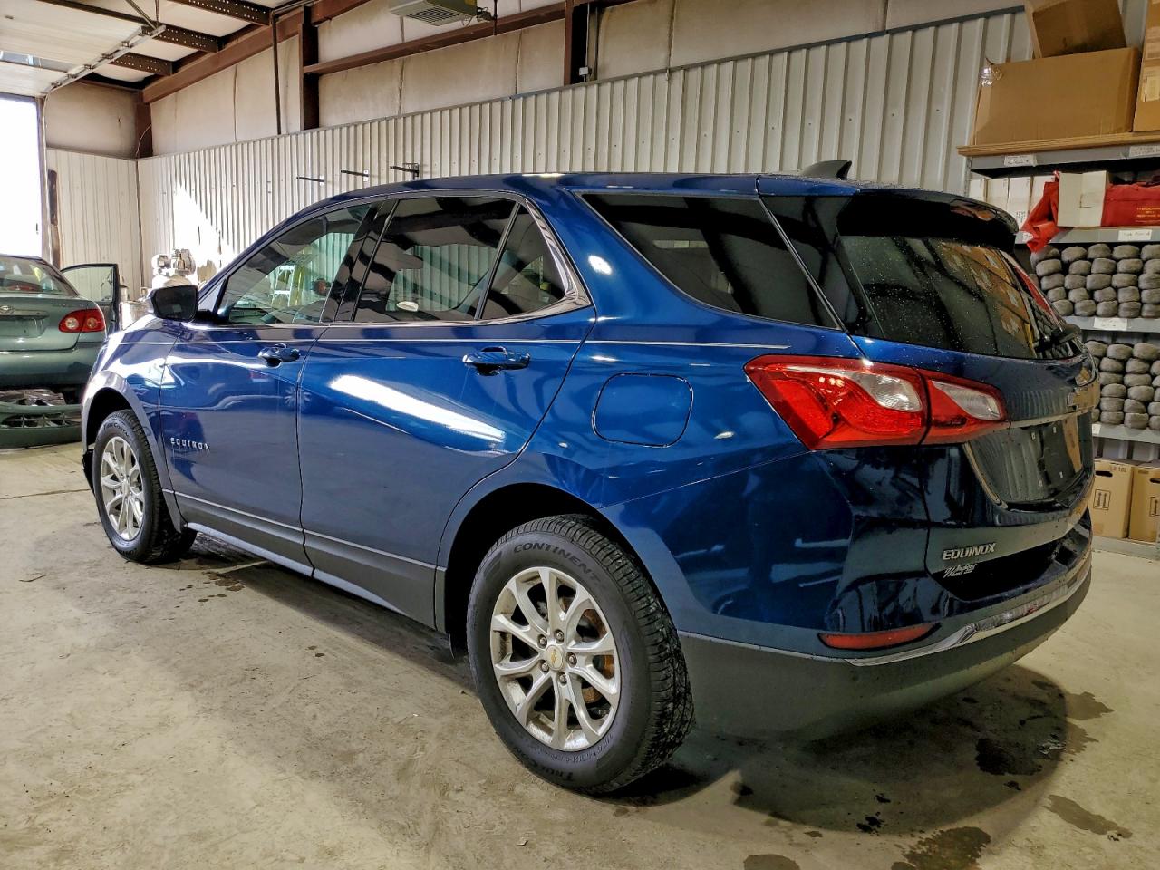 2020 CHEVROLET EQUINOX LT photo 2