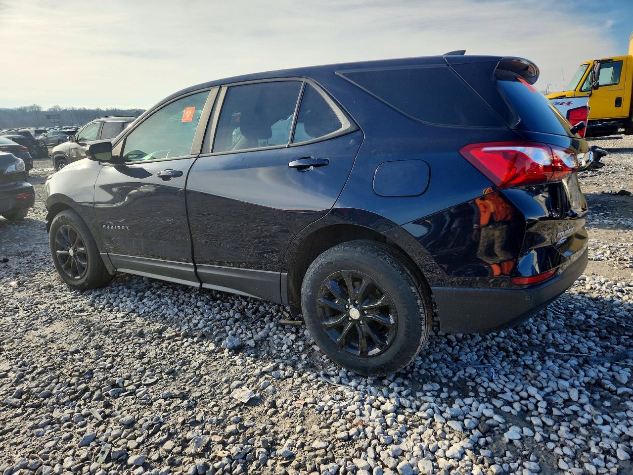 2020 CHEVROLET EQUINOX photo 2
