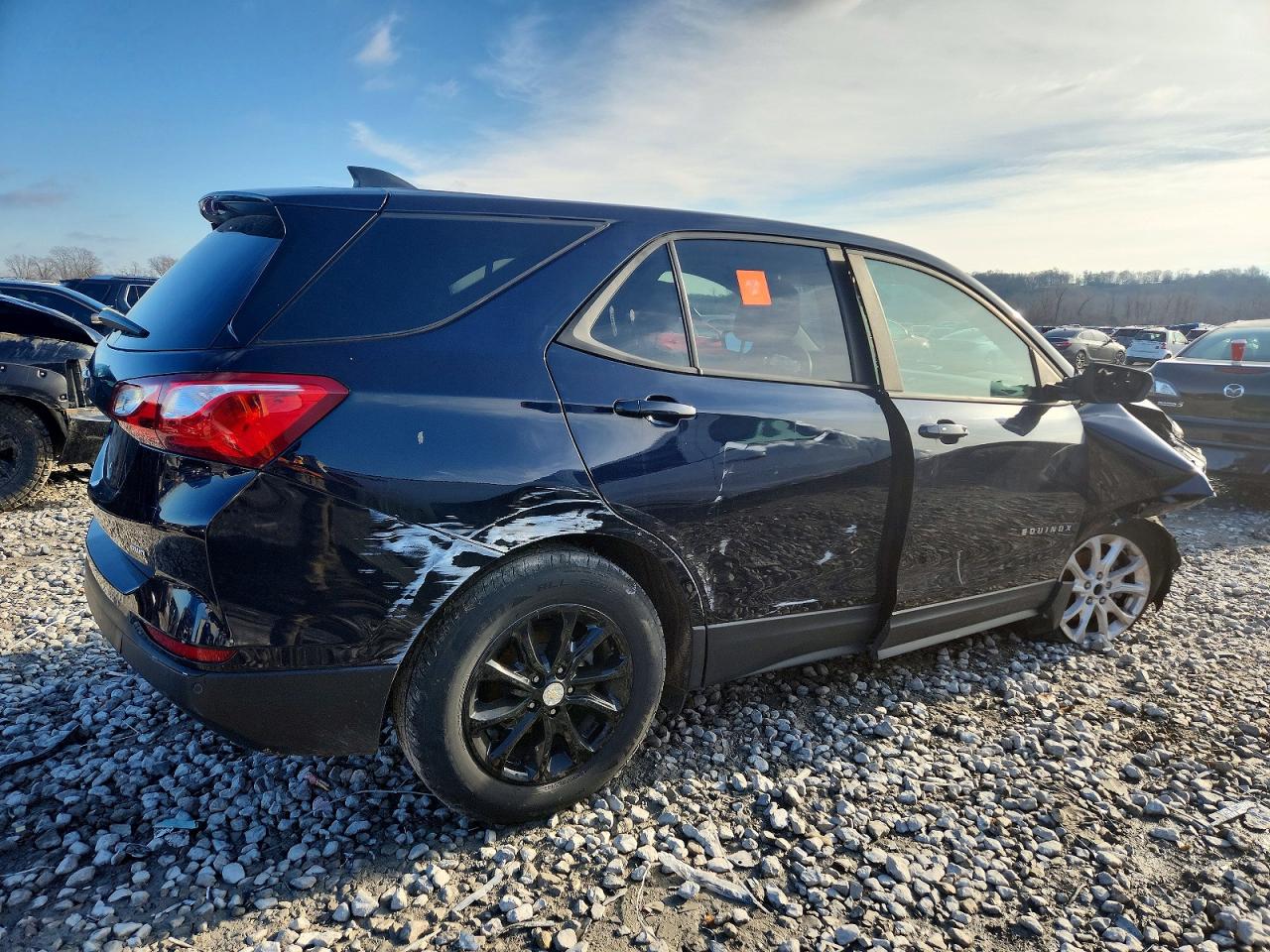 2020 CHEVROLET EQUINOX photo 3