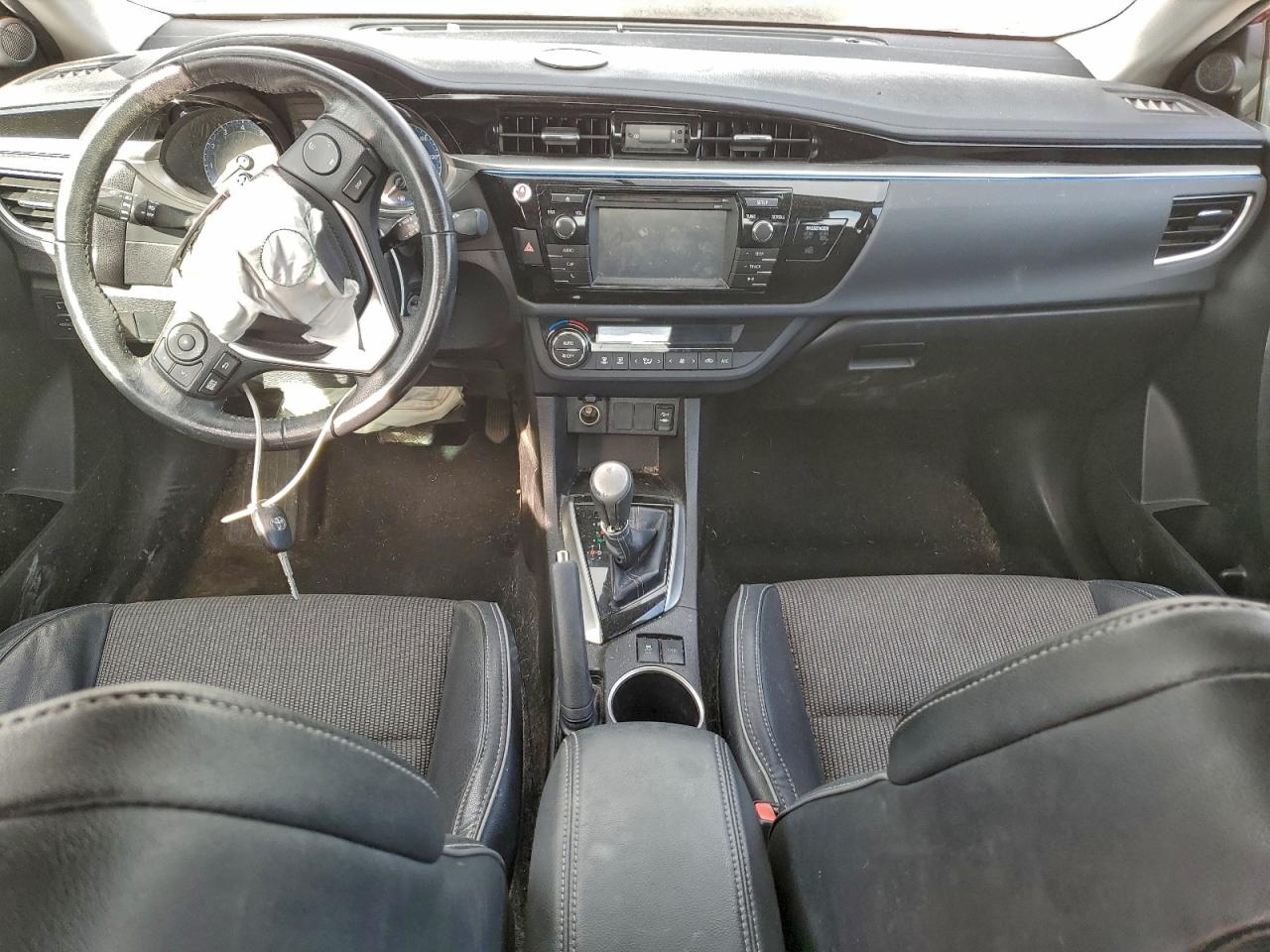 2016 TOYOTA COROLLA L photo 8