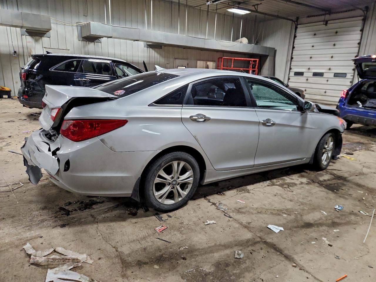 2011 HYUNDAI SONATA SE photo 3