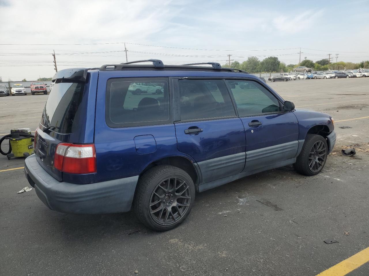 2001 SUBARU FORESTER photo 3