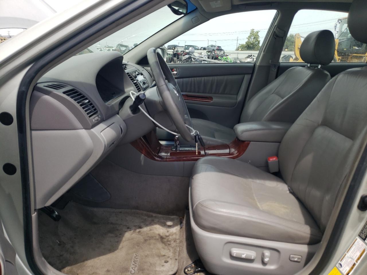 2005 TOYOTA CAMRY LE photo 7