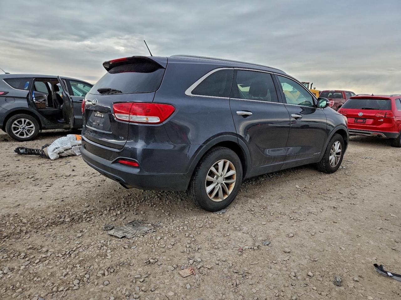 2017 KIA SORENTO LX photo 3