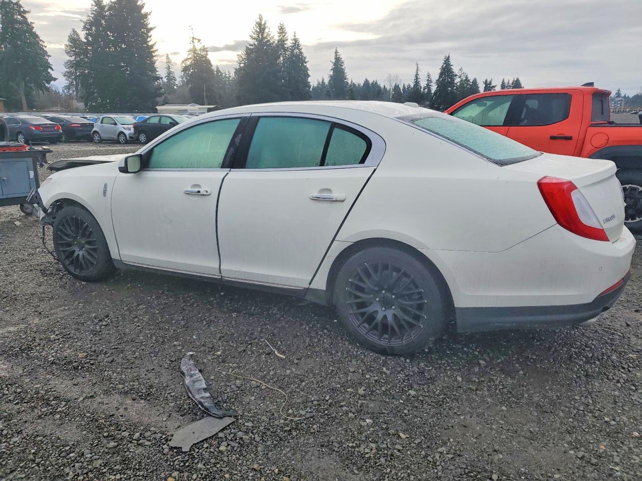 2013 LINCOLN MKS photo 2